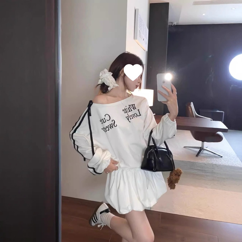 Letter Printed Slanted Shoulder Long-Sleeved Sweatshirt Dress for Women in Autum Contrasting Color Striped Skirt Slimming Waist Bud Skirt