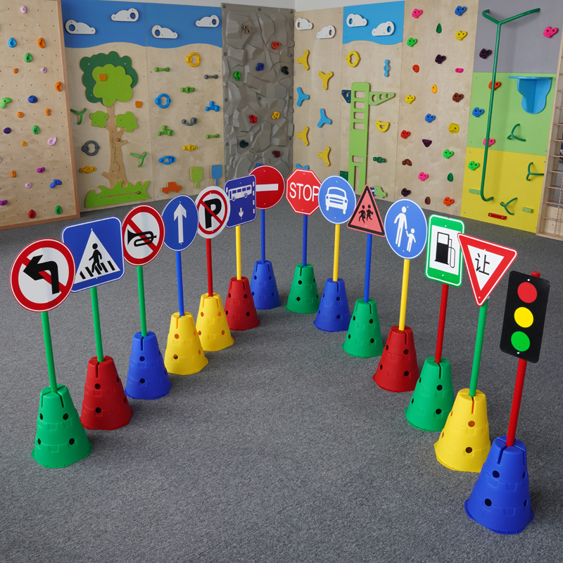 Señales de tráfico de jardín de infantes barricadas barricadas barricadas para niños ciclistas barricadas al aire libre material de juguete de entrenamiento sensorial