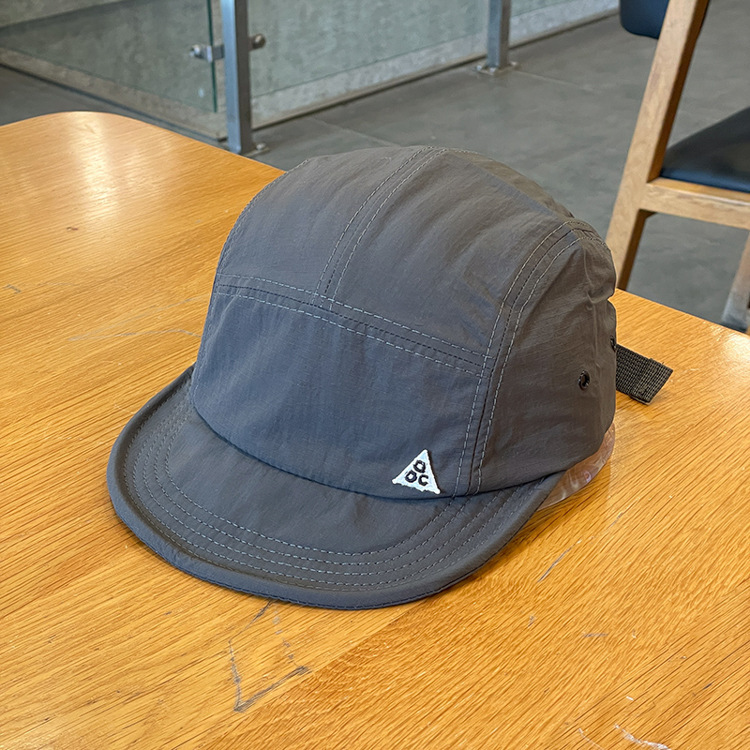 Hochwertiger japanischer Baseballmütze mit kurzem Schirm, Straßen-Soft-Schirm Fünf-Panel Sonnenschutzmütze, Student Outdoor Enten-Zunge Mütze Unisex