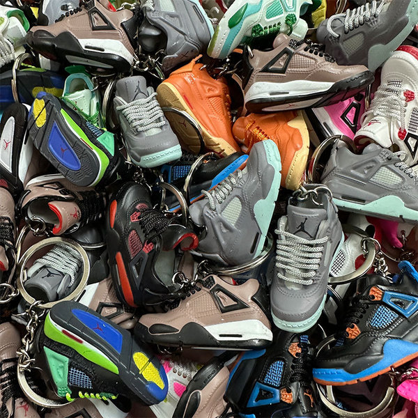 Joe 4 Mini Sneakers Model Creative Cute Basketball Shoes Keychain Car Bag Key Chain Jewelry Key Ring