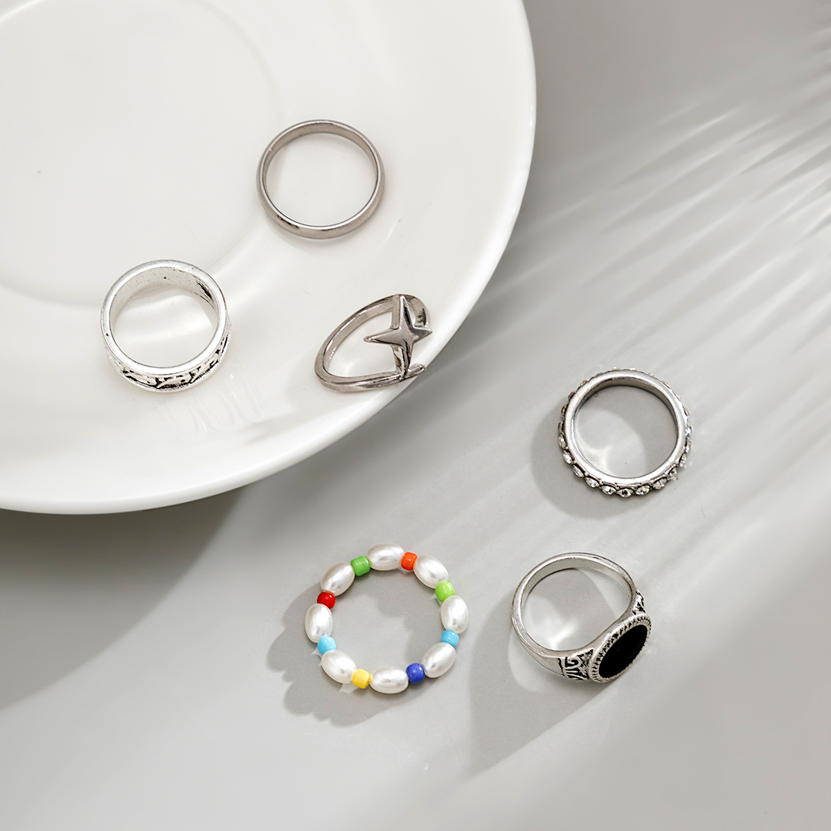 Fashion Round Alloy Inlay Rhinestones Menu0027S Rings 6 Pieces