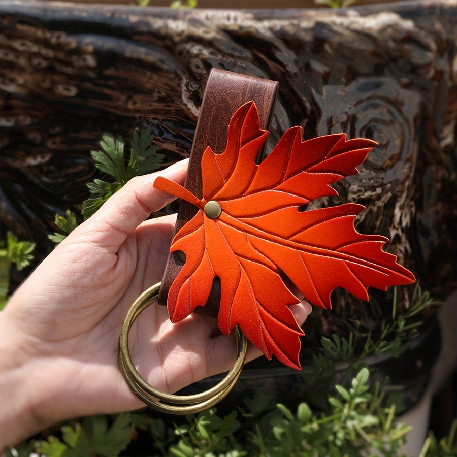 Medieval Pu Leather Skirt Clip Halloween Keychain Maple Leaf Prop_voghion.com