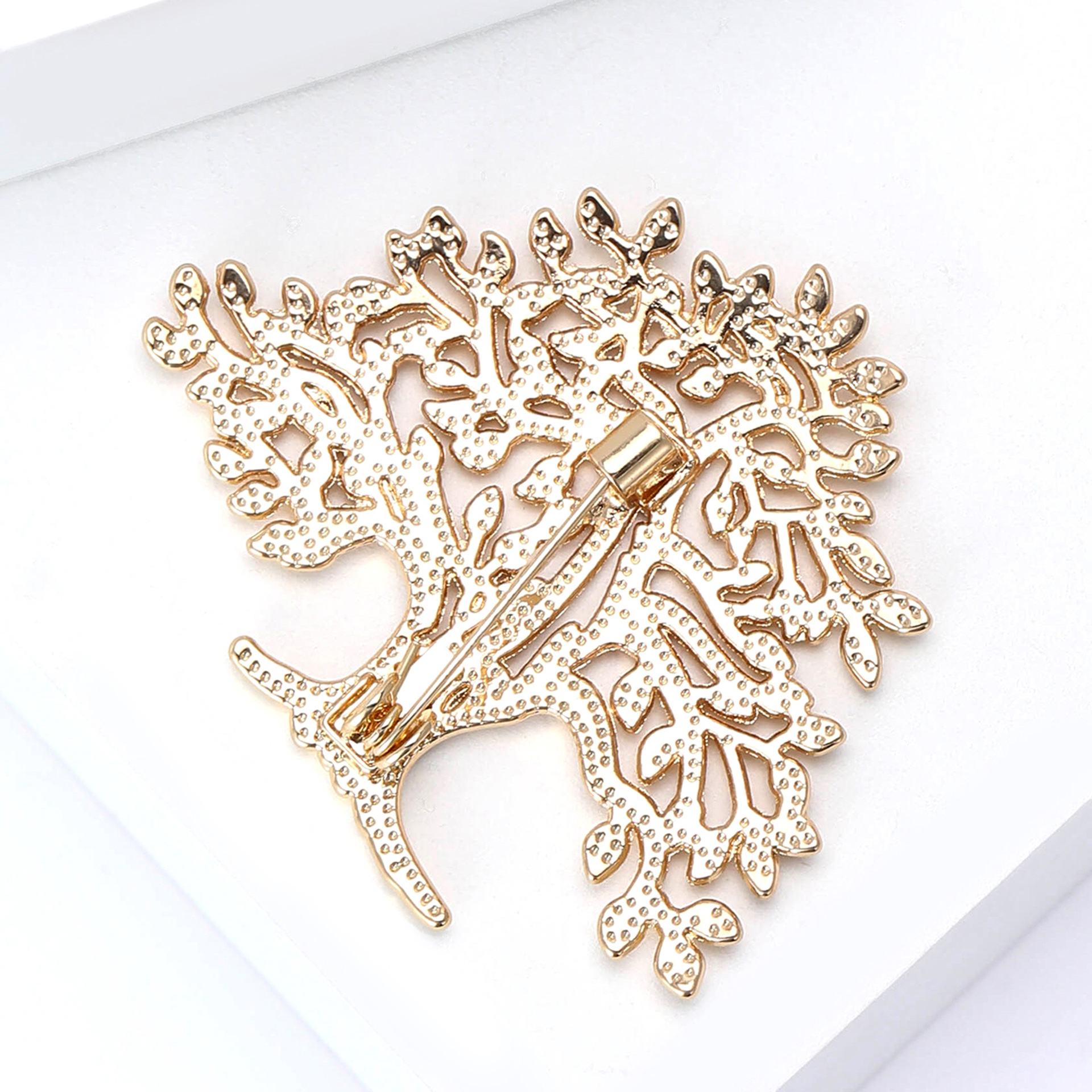 Plating Design Simple Style Style Simple Style Pin Flower Alloy Plating Women's Brooches