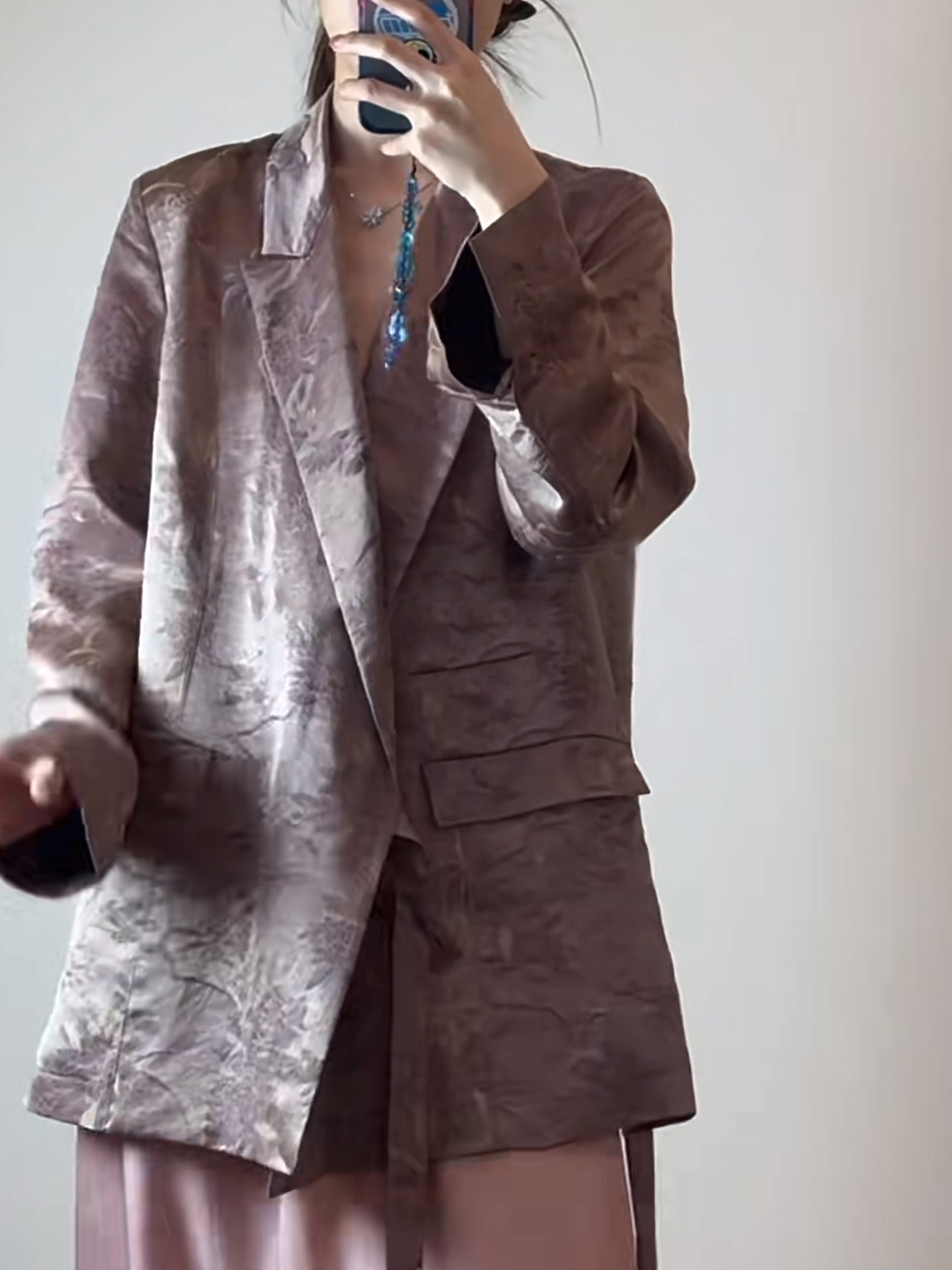 Áo khoác blazer nữ phong cách Trung Hoa cao cấp, chất liệu acetate in họa tiết dân tộc, buộc dây trước — đen, Màu cà phê