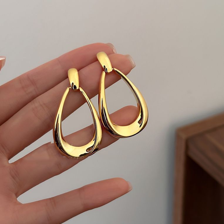 Retro fashionable elegant universal earrings drop-shaped