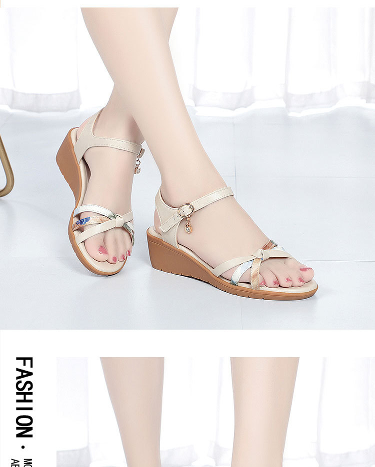 Sandal nữ đế bằng mùa hè quai chữ V đế gân bò chống trơn trượt — Màu be chi tiết 10