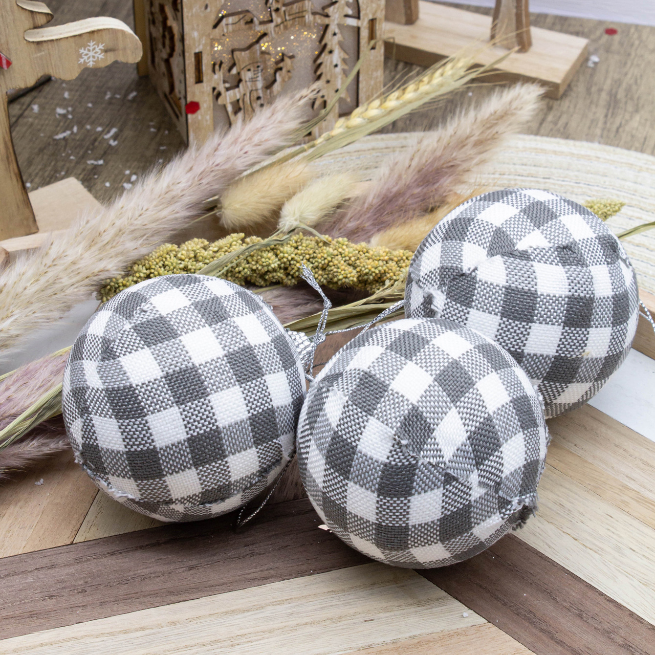 En stock suministros de decoración de Navidad celosía árbol de Navidad colgante tela de espuma traje de bola de Navidad 8m3/6 unids