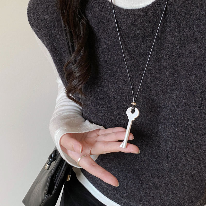 Matte Brushed Pendant Necklace For Women Long Chain Accessory_voghion.com
