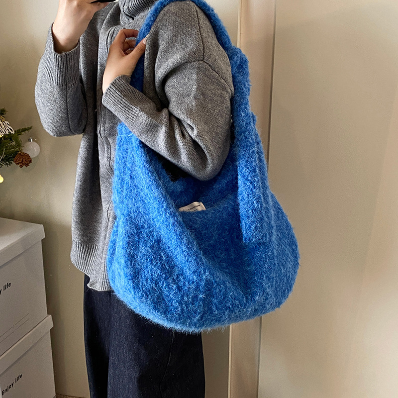 Bolso de peluche invierno de alta calidad para mujeres 2024 nueva gran capacidad de hombro mochila perezosa bolso de tote