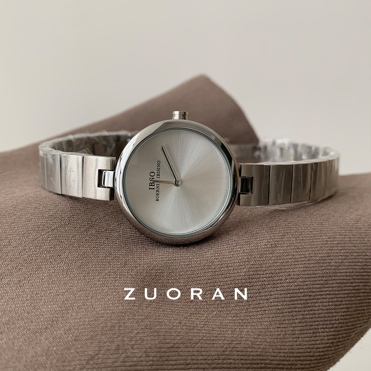 Ceas de damă argintiu cu mecanism quartz stil minimalist_voghion.com