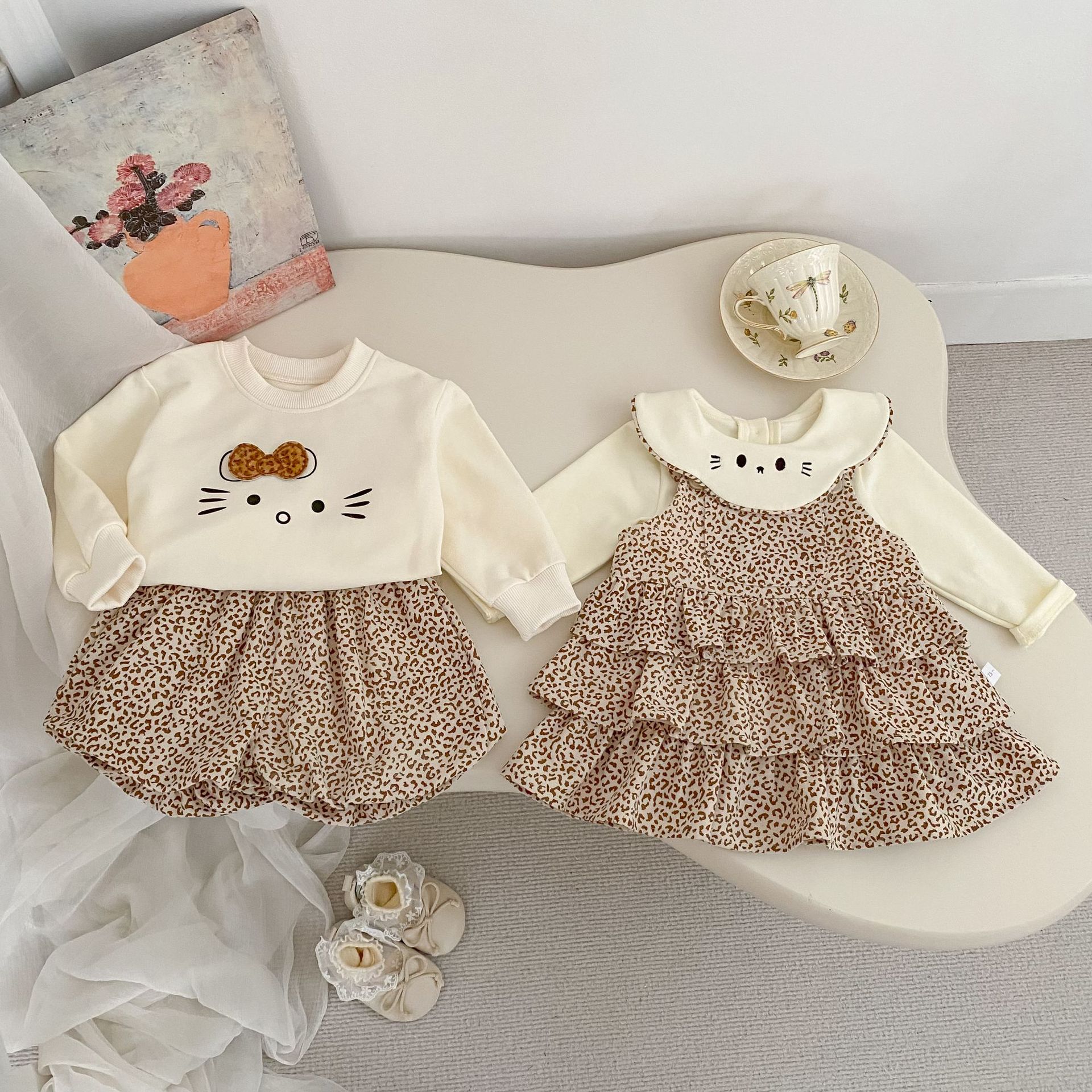 2026春款女童卡通长袖卫衣洋气时髦分体两件套豹纹背带连衣裙套装