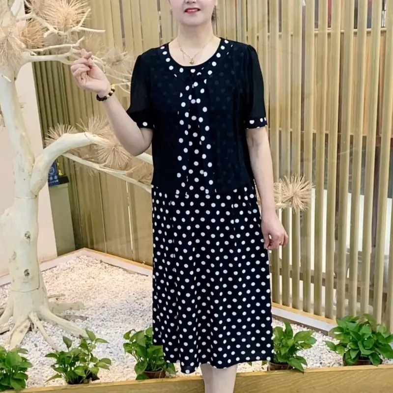 검정색과 흰색 점