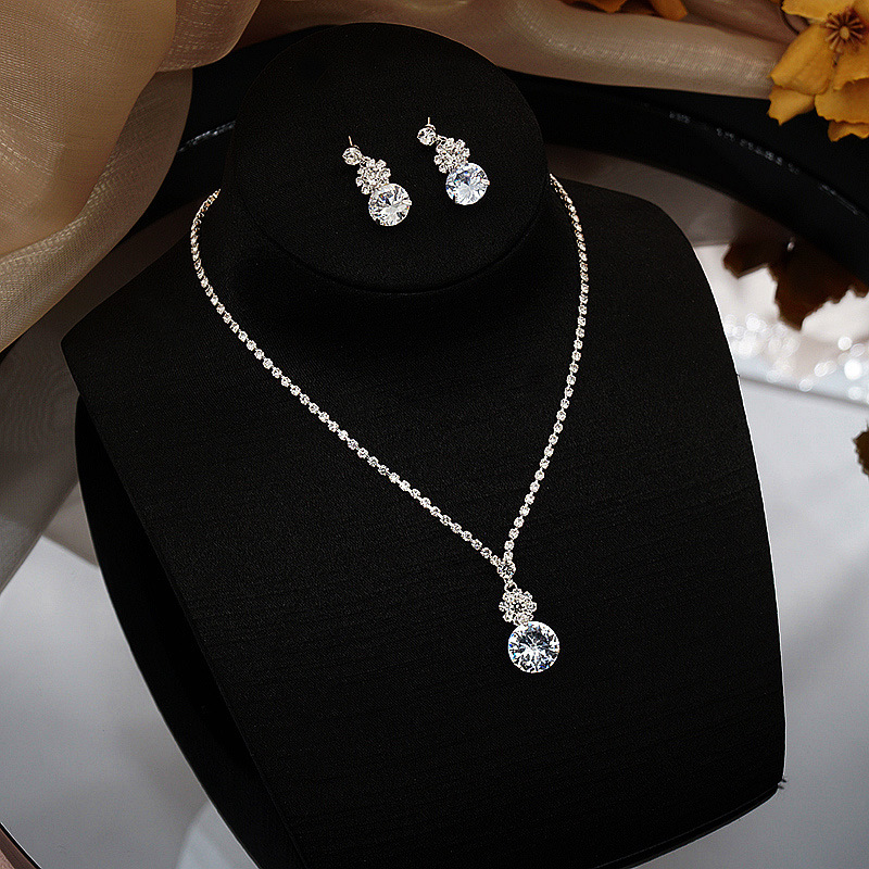 1 Set Simple Style Round Rhinestone Women's Earrings Necklace display picture 2