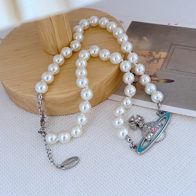 Fashionable elegant stone inlay
