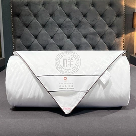 蚕丝被;纤维被;羽绒被