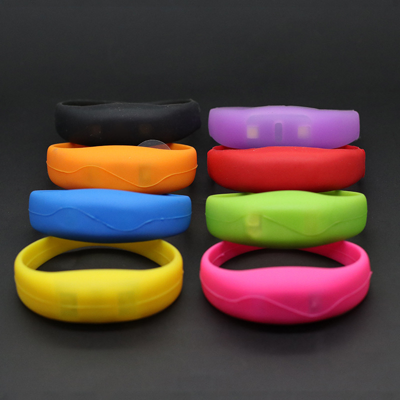 LED pulsera luminosa de silicona noche corriendo partido controlado por voz vibración flash pulsera muñeca Correa concierto alegría apoyos