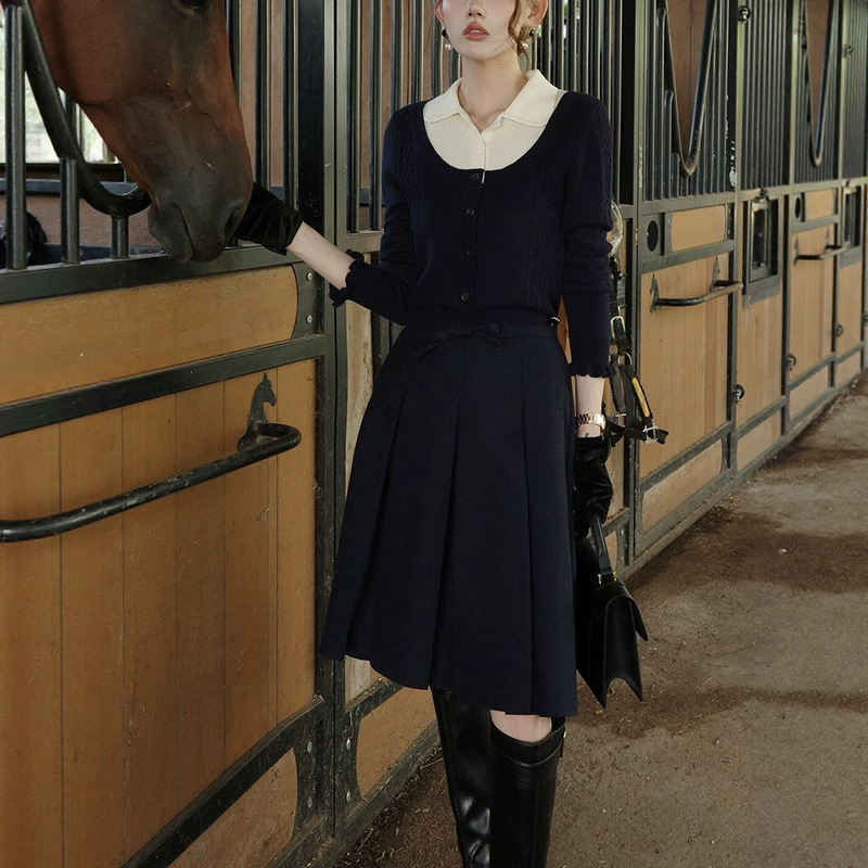 【Elegant Dance】Intellectual Style Color-Block Knit Top and Wool Blend Pleated Skirt Two-Piece Autumn Set 【Elegant Dance】Intellectual Style Color-Block Knit Top and Wool Blend Pleated Skirt Two-Piece Autumn Set