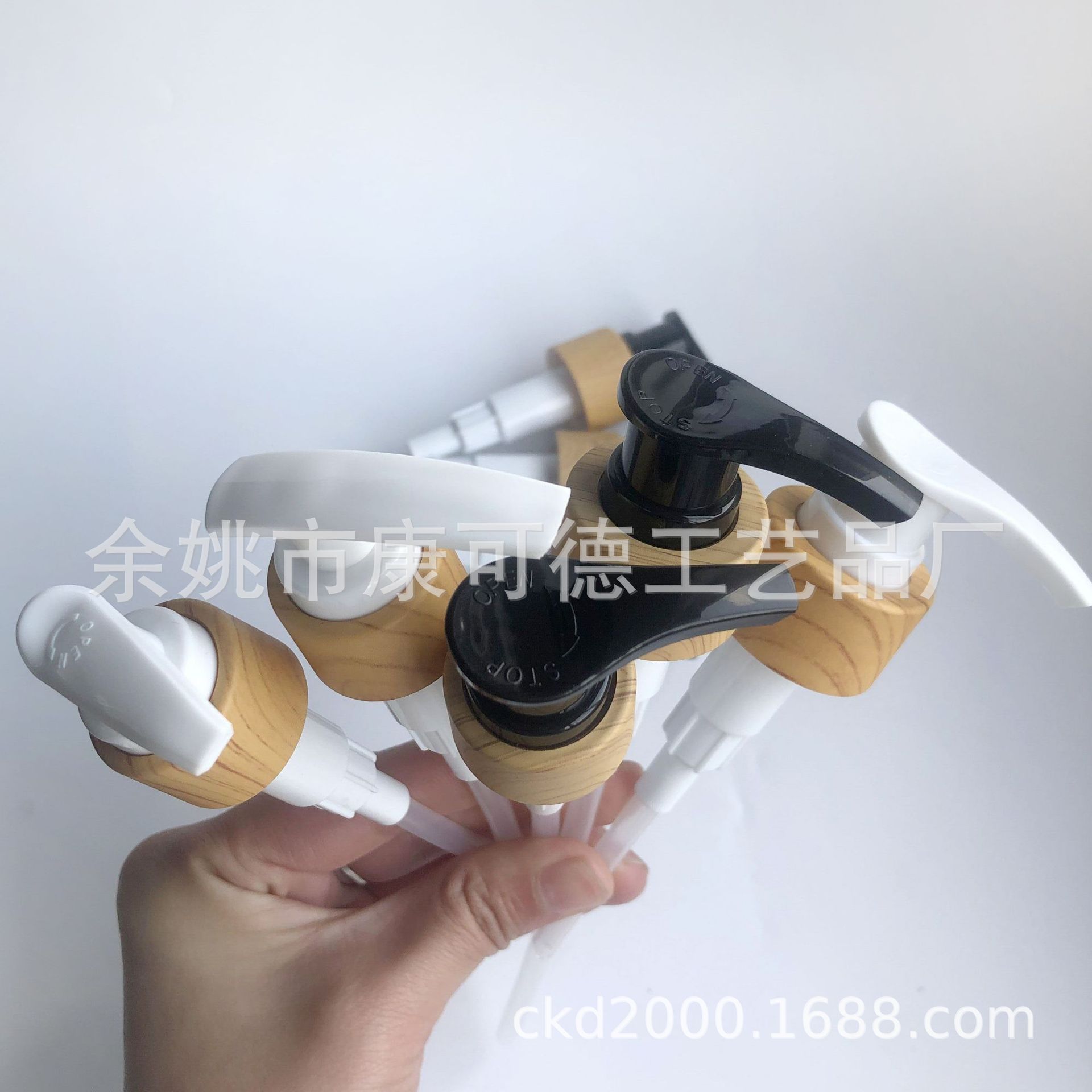 24口径塑料乳液泵 28口径洗衣液泵头 水转印凝胶泵