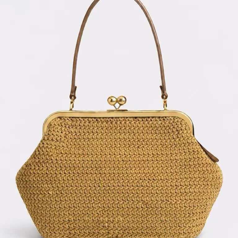 Fashion Large Kiss-Lock Clutch Bag 2026 Spring/Summer New Style Handbag, Same Model as Runway, Single Shoulder Crossbody Bag for Women Fashion Large Kiss-Lock Clutch Bag 2026 Spring/Summer New Style Handbag, Same Model as Runway, Single Shoulder Crossbody Bag for Women