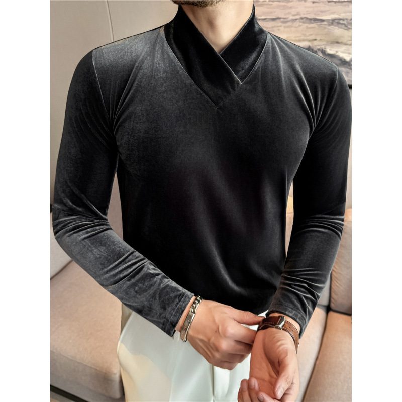Online delivery of autumn and winter personalized V-neck design velvet base T-shirt for men, thick velvet stylish student autumn shirt