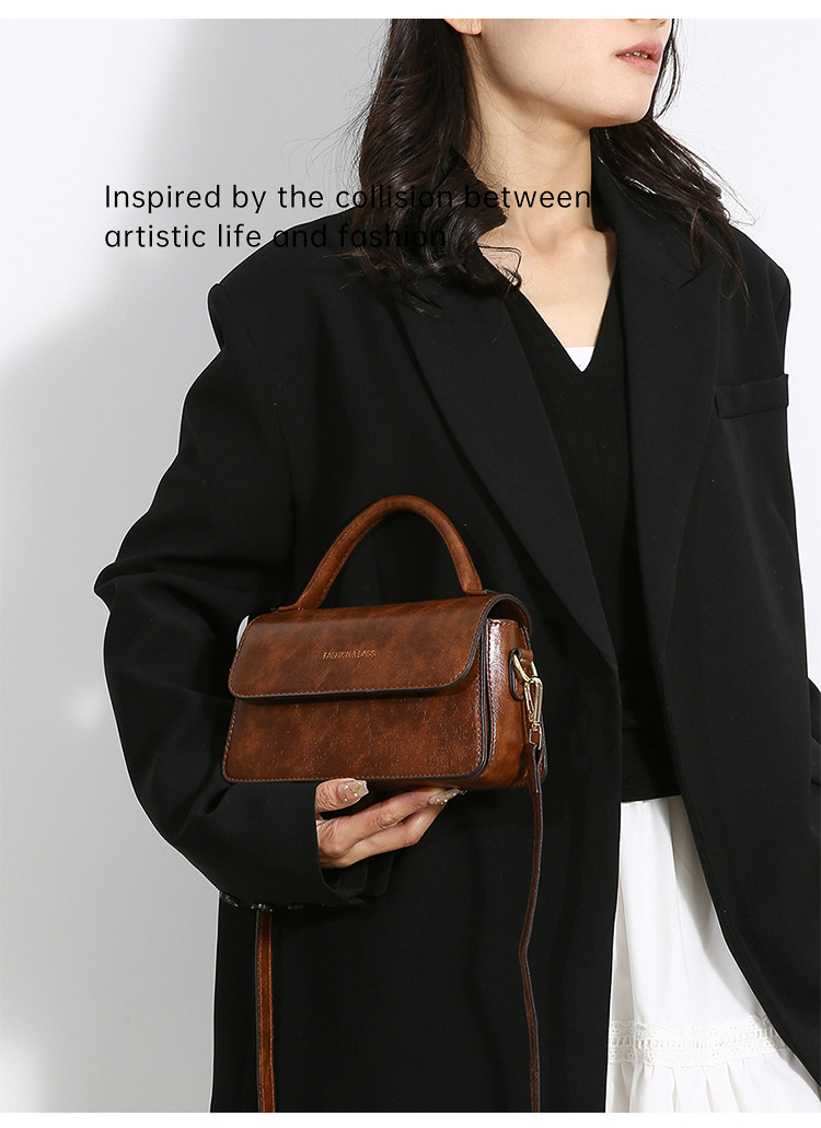 Autumn and Winter New Large Capacity Commuter Women's 2023 Fashionable Color Contrasting Handheld Shoulder Tote Bag_voghion.com