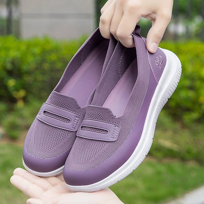 Летняя повседневная обувь для мам среднего и пожилого возраста, женская обувь, дышащие туфли на мягкой подошве, удобные бабушкины прогулочные туфли на одной ноге.