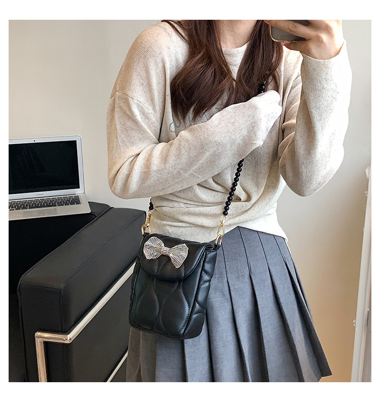 Women's Pu Leather Solid Color Streetwear Beaded Bowknot Square Magnetic Buckle Crossbody Bag display picture 3