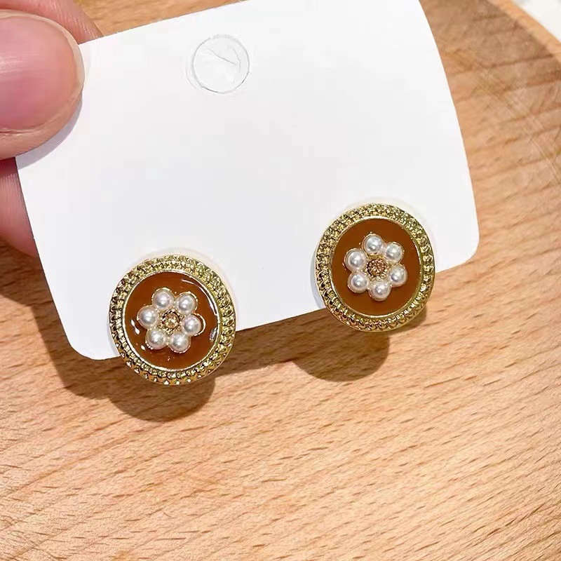 Brand elegant retro universal earrings pearl