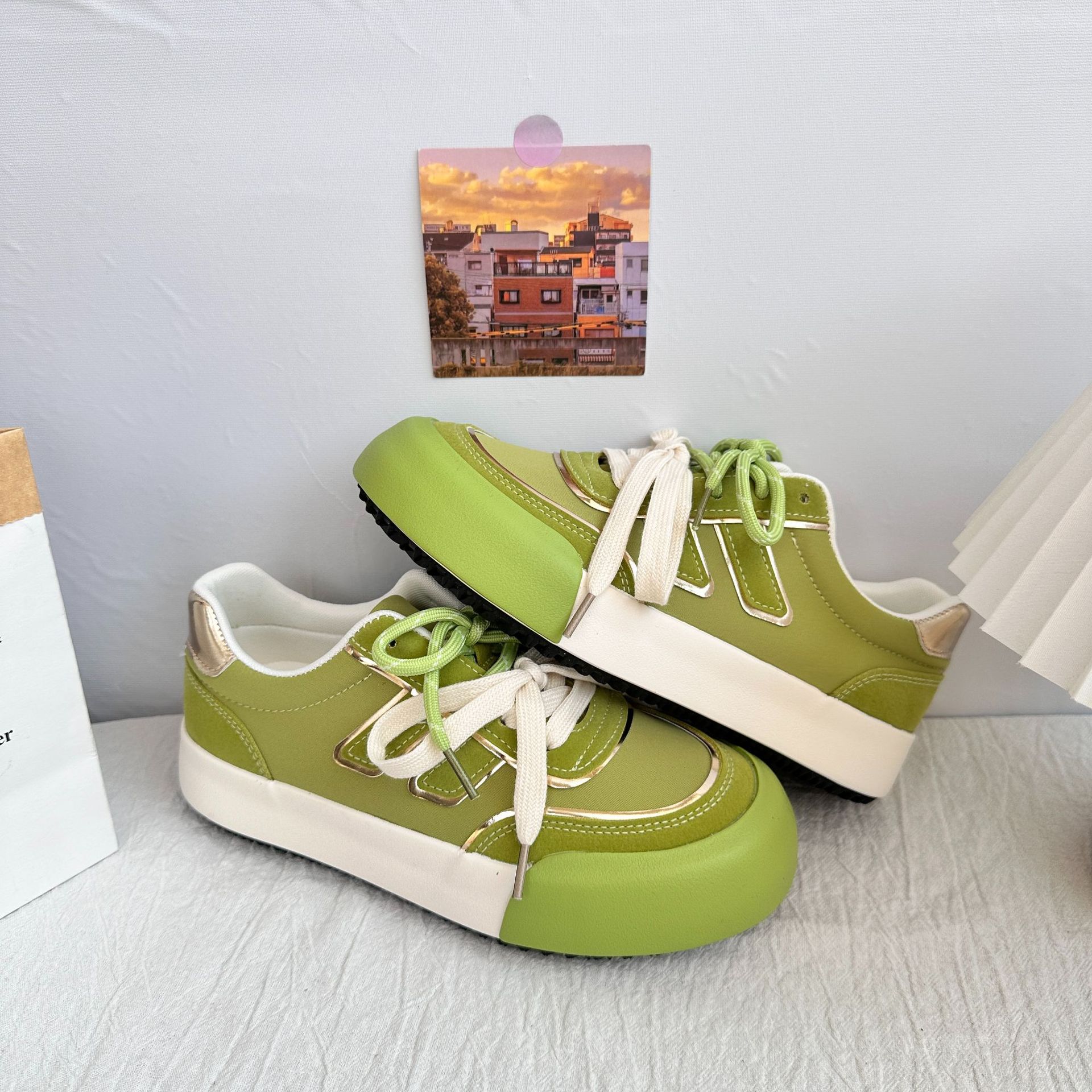 6634 plantillas de látex/zapatos blancos de suela gruesa, diseño de nicho retro de punta redonda para mujer 2025 nuevas zapatillas de deporte zapatos de entrenamiento alemán image 9