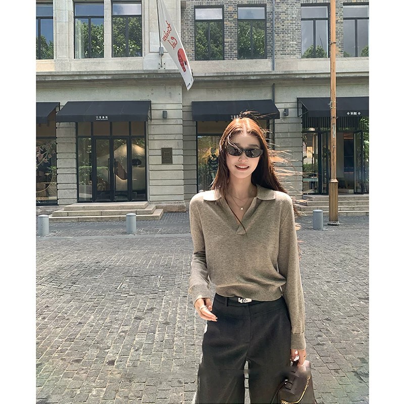 Casual and sophisticated lapel knit sweater for women, autumn and winter, stylish inner layer, short polo shirt, gray top for spring and autumn Casual and sophisticated lapel knit sweater for women, autumn and winter, stylish inner layer, short polo shirt, gray top for spring and autumn