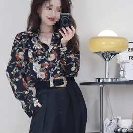 春秋新款茶系穿搭气质炸街感韩剧小香风碎花长袖衬衫女设计感