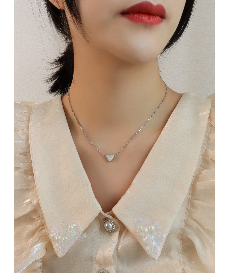 Fashion Heart Shape Titanium Steel Plated Collarbone Necklace display picture 3