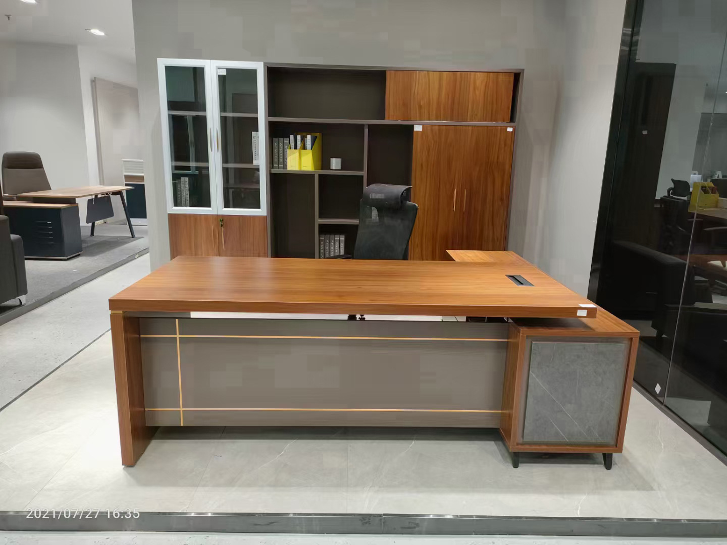 科诗图家具简约色浅胡桃色经理桌经典胡桃色老板桌经理主管桌其他