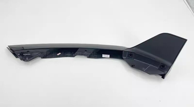 Suitable for Geely Xingrui 20-26 Models, Corner-Protecting Front Bumper, Front Spoiler, Body Kit Modification, Sporty Set, Green Kunlun Decoration