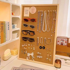 软木板/留言板;黑板;油画框