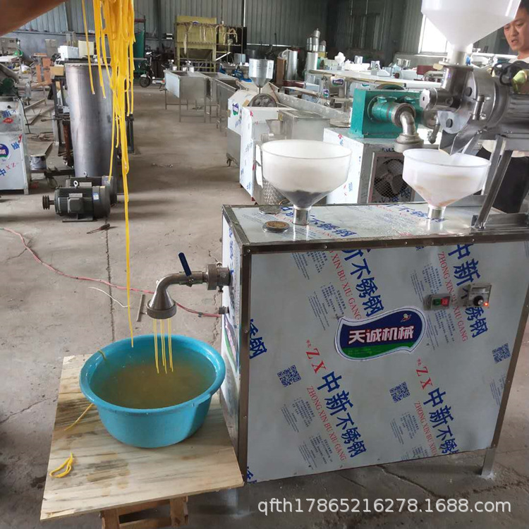 现货销售东北特色馇条机 小型玉米鲜面条机 自熟玉米酸汤子