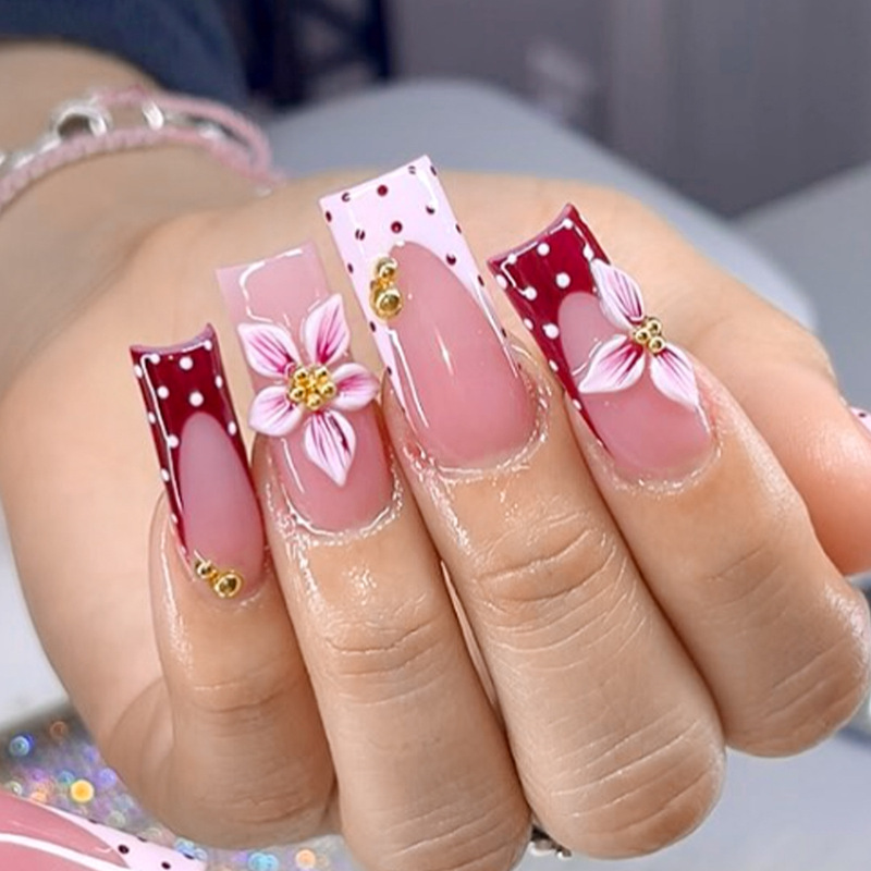 Hand-applied rhinestone French-style press-on nails, medium-long square tip with 3D pink flower and gold embellishments, 24 pieces for cross-border sale Hand-applied rhinestone French-style press-on nails, medium-long square tip with 3D pink flower and gold embellishments, 24 pieces for cross-border sale