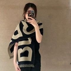 秋冬季简约大字母百搭空调披肩羊绒商务围巾女感保暖防寒围脖