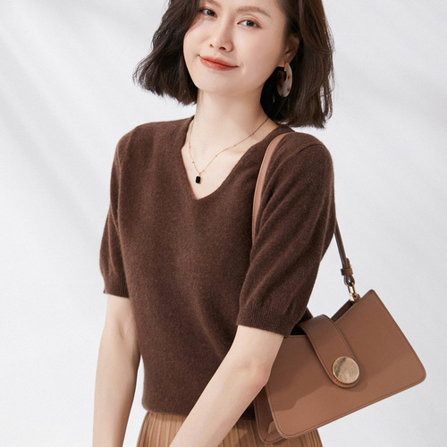Women's V-neck crew neck knit top, slim fit five finger sleeve, pure color short sleeve, stylish T-shirt, for wholesale, spring and autumn.