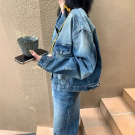 女式针织衫;女式T恤;女式衬衫