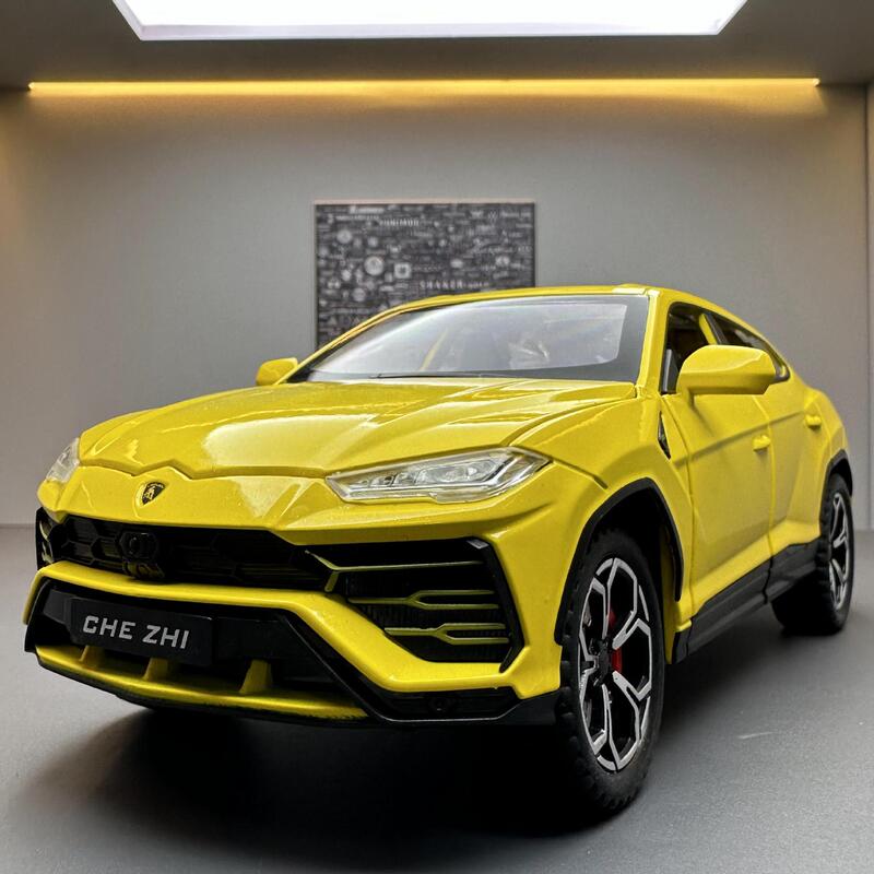 Chizhi Alloy Car Model 1:24 Rambo Urus Bison Pull Back Sound Light Toy Off-Road Vehicle Music Model Ornaments