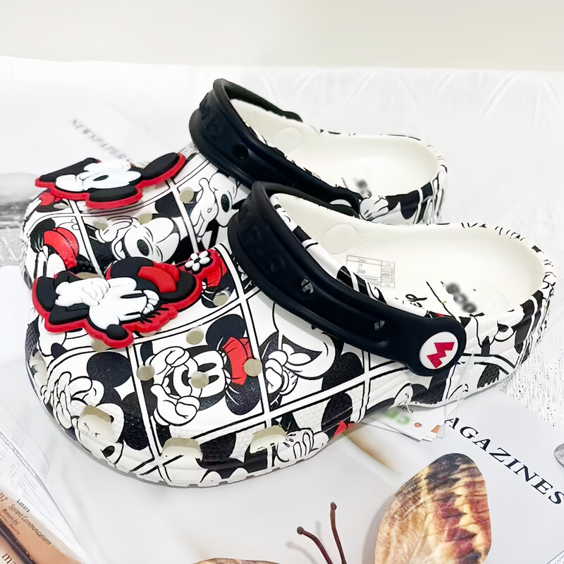 New Mickey Mouse Children's Clogs for Summer, Breathable Non-Slip Soft-Soled Sandals for Boys and Girls, Wholesale from the Factory