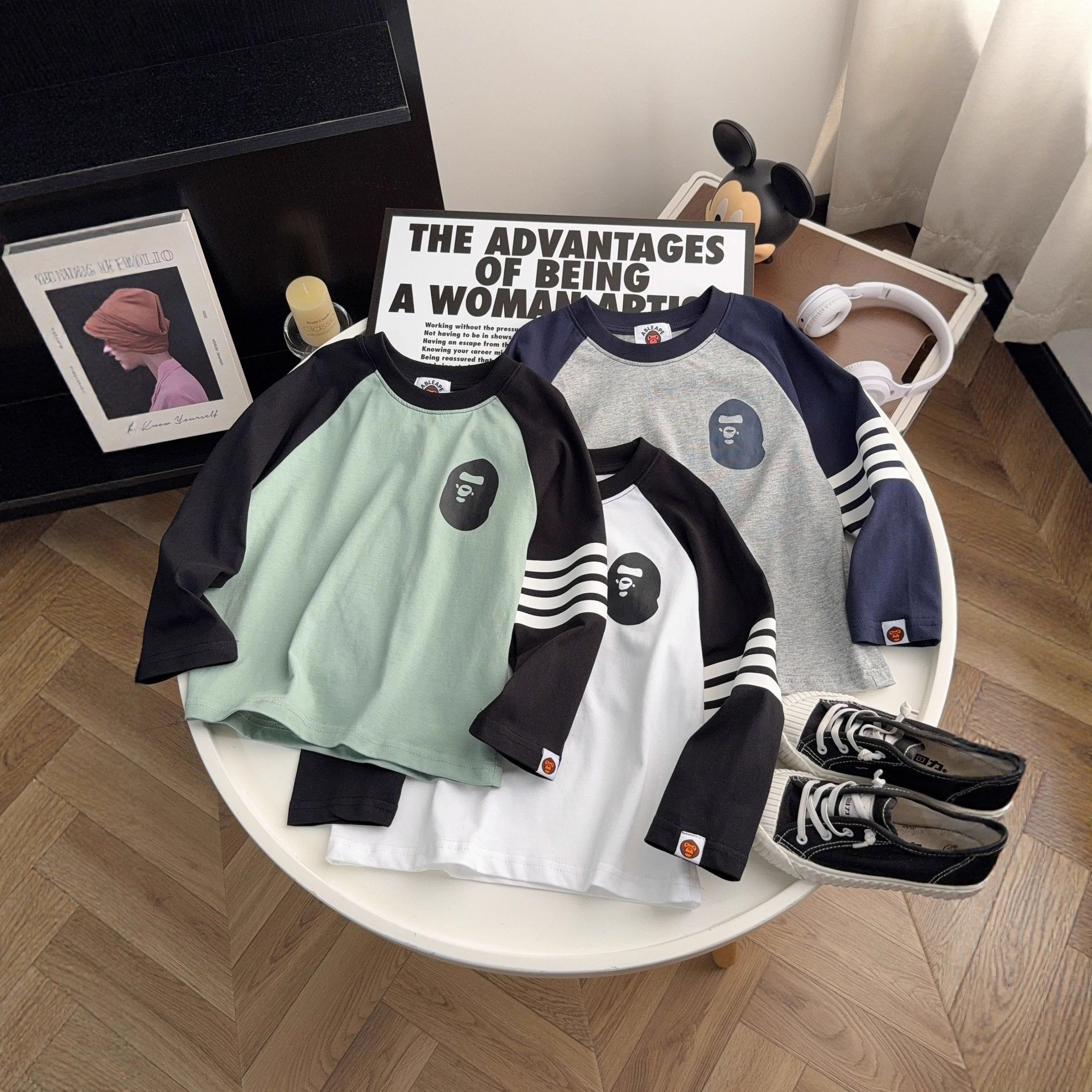 Spring style raglan sleeve base layer for boys and girls, fashionable print with super monkey print, round neck long sleeve.