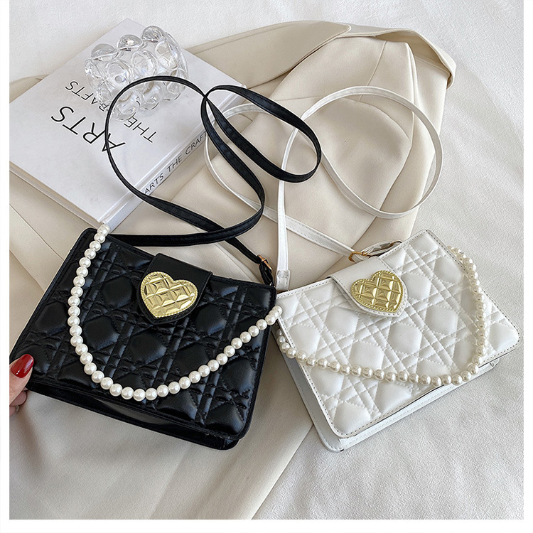 2022  New Simple Fashion Retro Women's Shoulder Chain Small Square Bag display picture 5