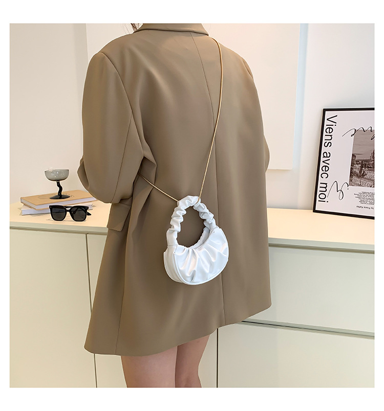 2024 Estate Nuovo Trendy Internet Rosso Versatile Monospalla Sottobraccio Alla Moda Portatile Semplice Piegato Borsa Nuvola_voghion.com