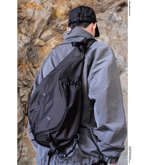 Workwear crossbody bag, men's trendy nylon sportswear casual bag, solid color single-shoulder bag for students, men's functional crossbody backpack undefined