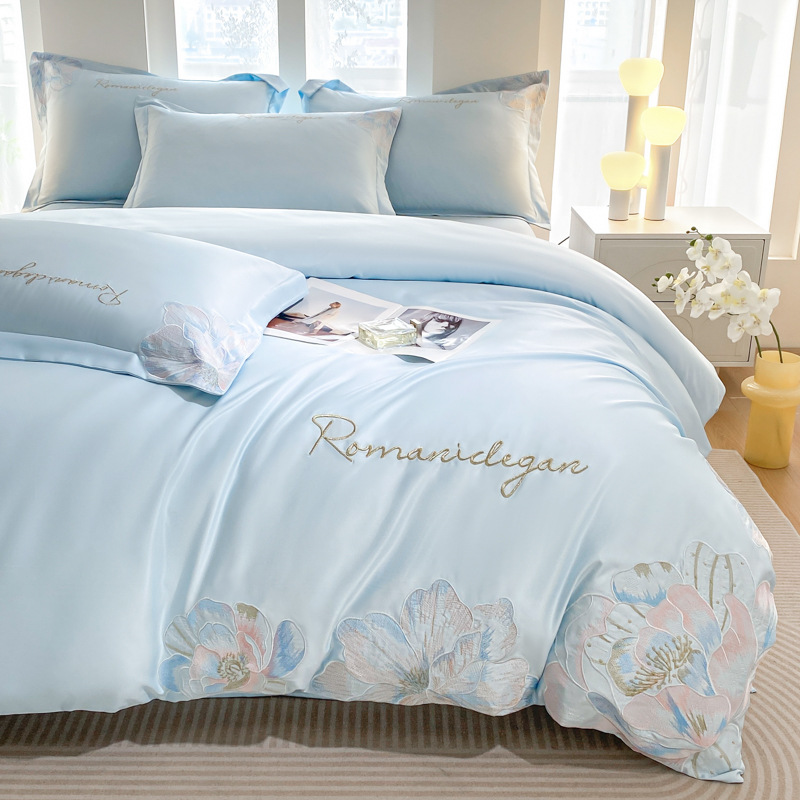 Ropa de cama de seda de hielo fresca de verano Juego de cuatro piezas de ropa de cama de alta gama de lujo ligero Funda de edredón 2025 nueva ropa de cama de tres piezas