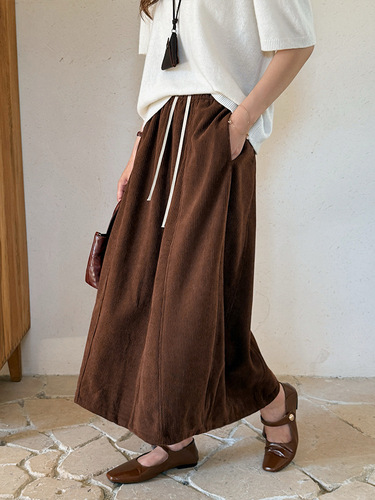 Coffee color corduroy pumpkin dress for women's autumn new style small Melade high-waist large swing long skirt