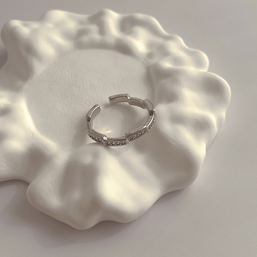 Retro Geometric Copper Inlaid Zircon Rings