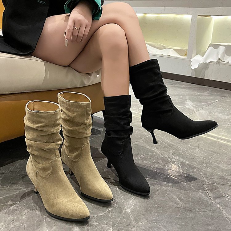 Botas de mujer, piernas gruesas, tacones de aguja, botas de tacón medio, pero pliegues de rodilla, botas de pila de punta puntiaguda de ante, botas Martin de tubo medio